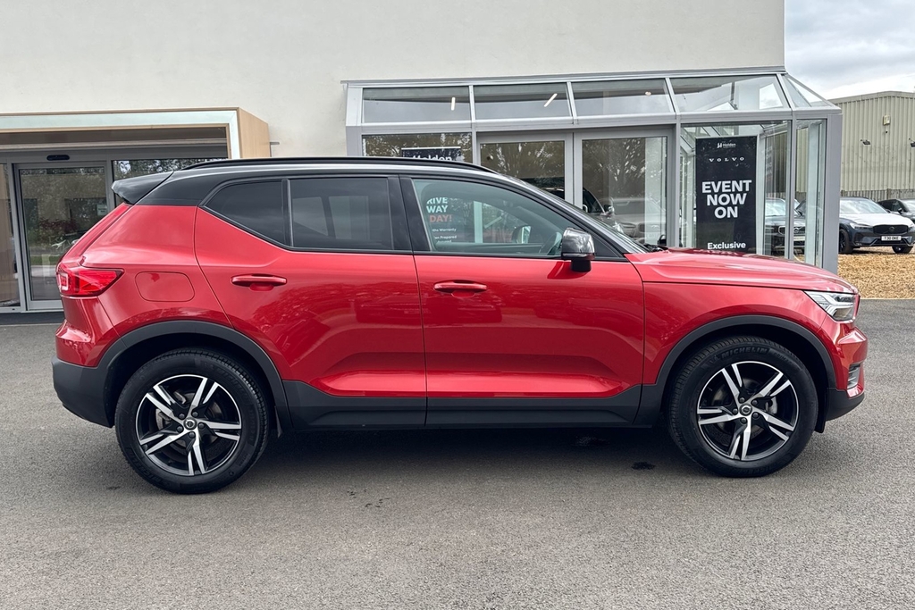 Volvo XC40 R-design Red #4