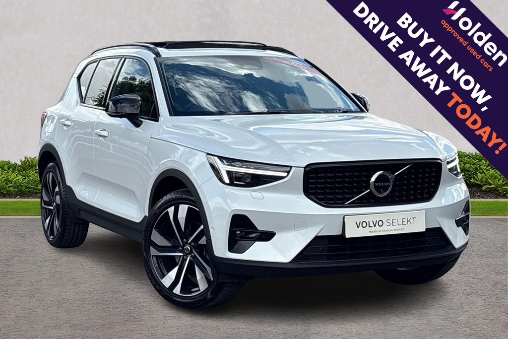 Volvo XC40 Ultra Dark White