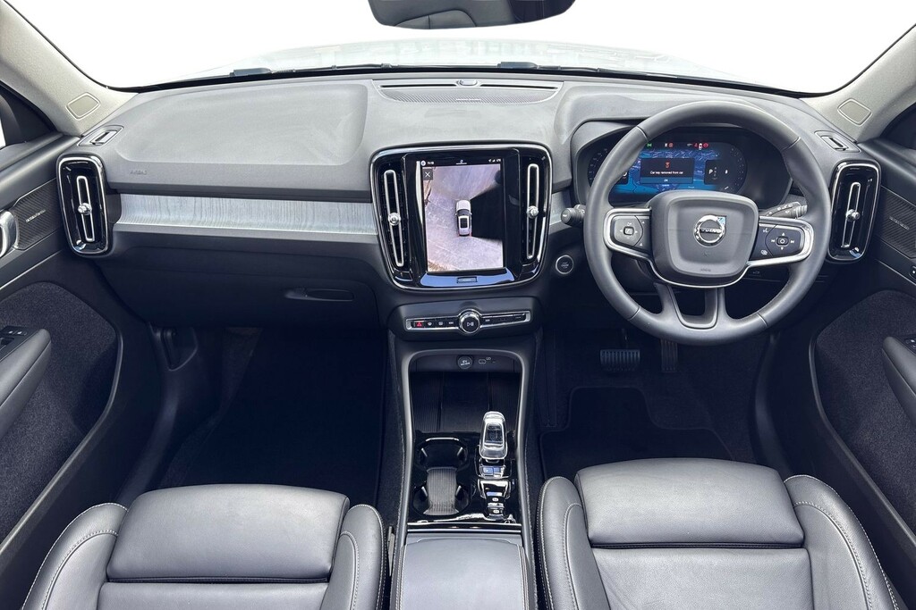 Volvo XC40 Ultra Dark RV75CGU White #6
