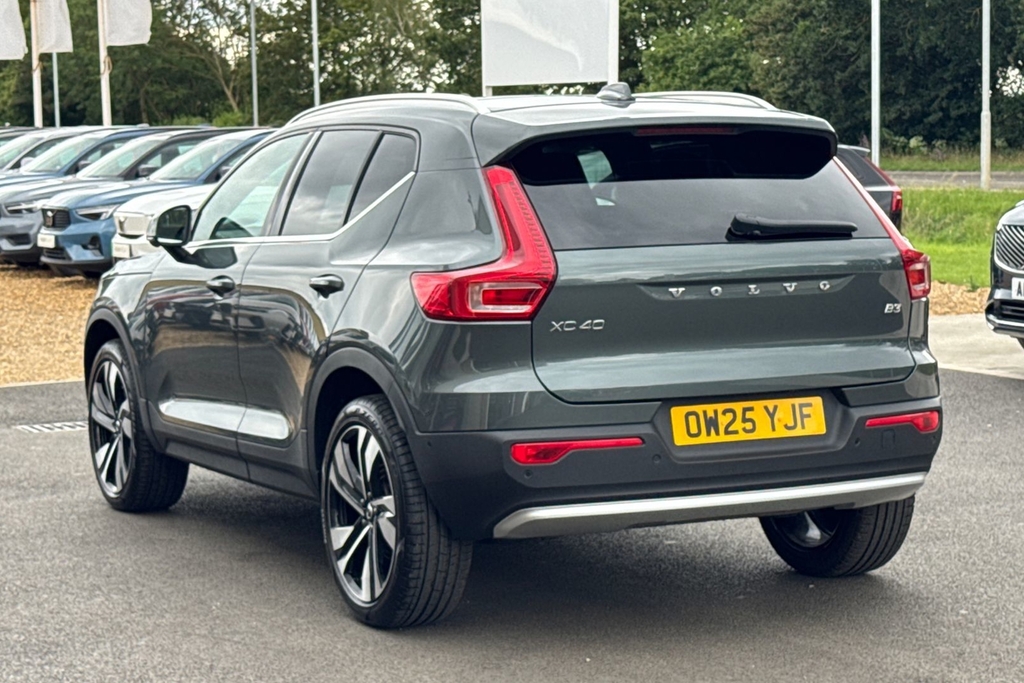 Volvo XC40 Ultra Bright OW25YJF Green #3
