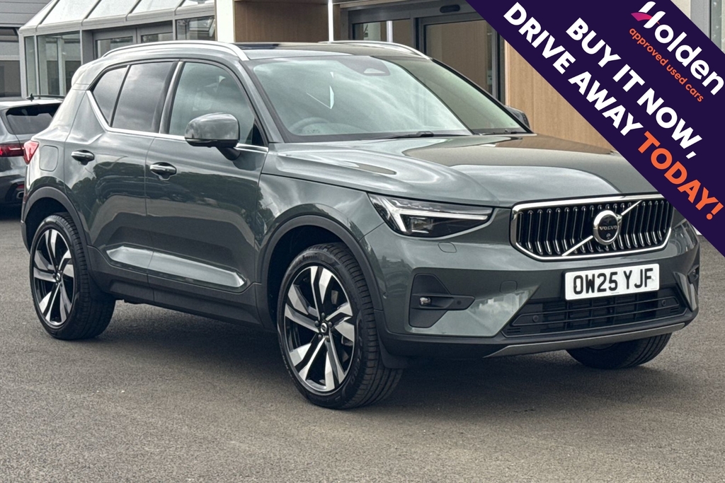 Volvo XC40 Ultra Bright Green