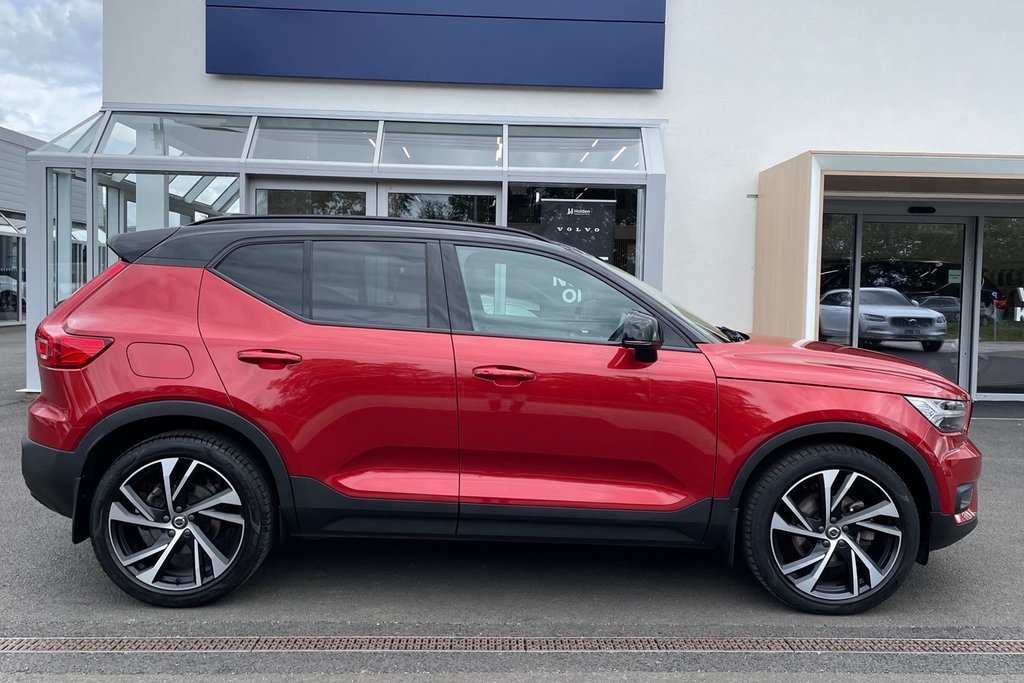 Volvo XC40 R-design Pro AE70JXB Red #4