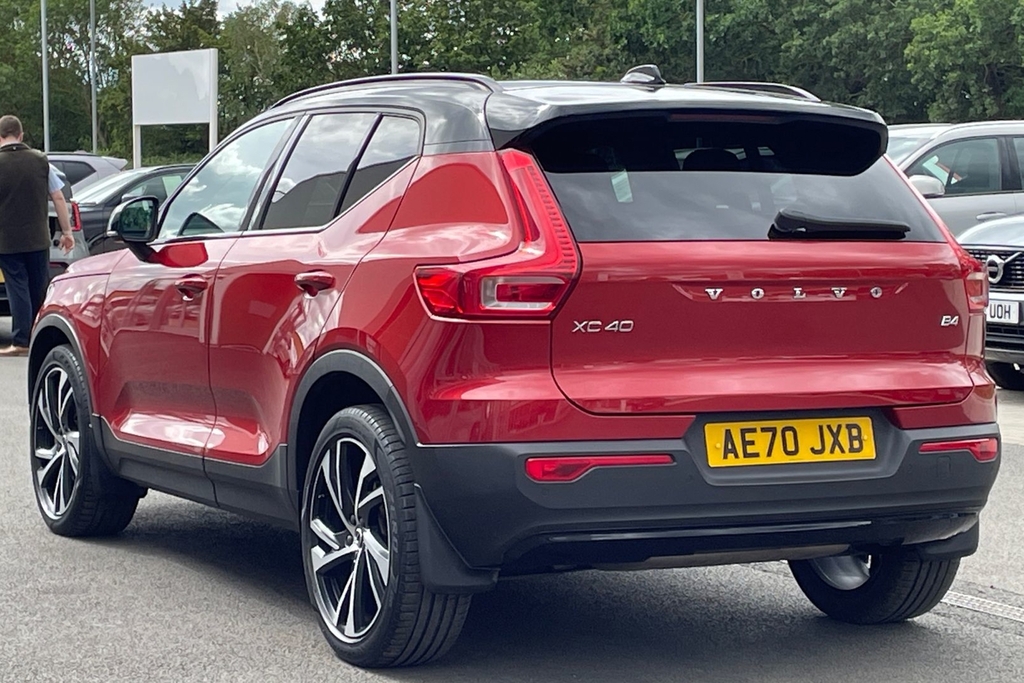 Volvo XC40 R-design Pro AE70JXB Red #3