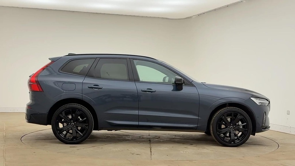 Volvo XC60 Plus Black Edition RA25NKT Blue #2