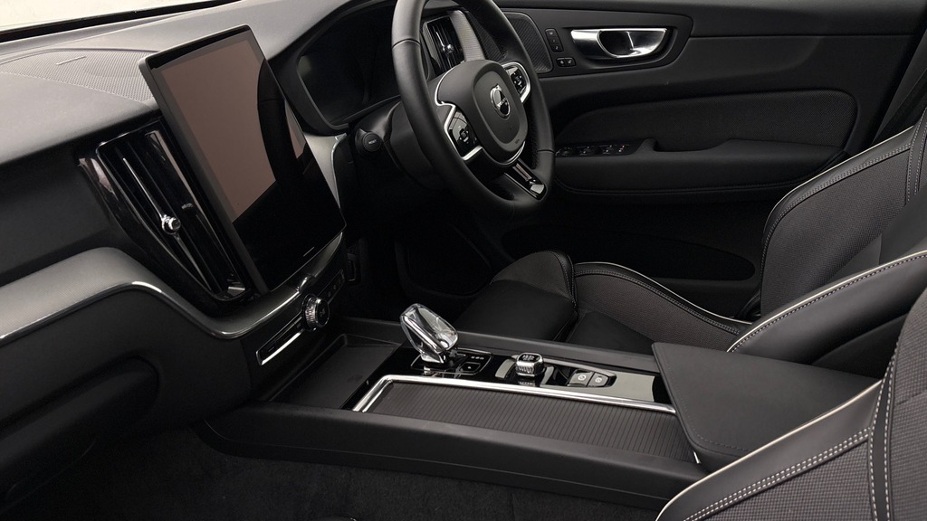 Volvo XC60 Plus Black Edition RA25NKT Blue #6