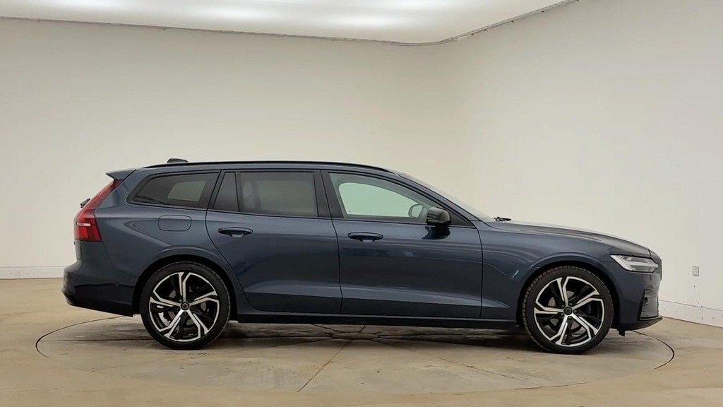 Volvo V60 Ultra Blue #2