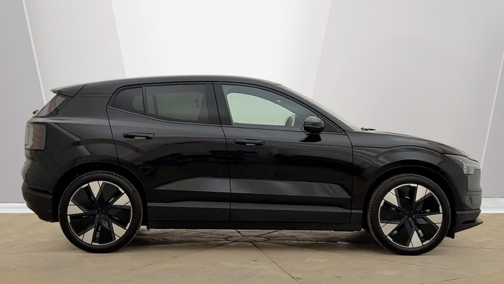 Volvo EX30 Ultra Black #2