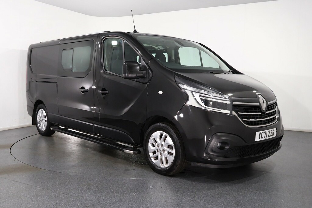 Renault Trafic Sport Nav Black