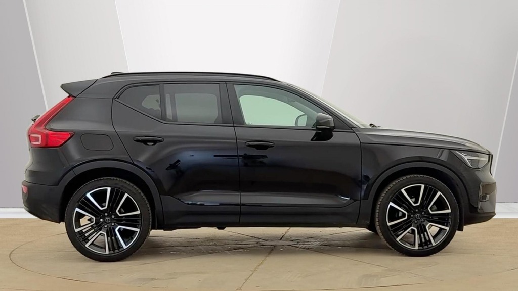 Volvo XC40 Ultra Dark Black #2