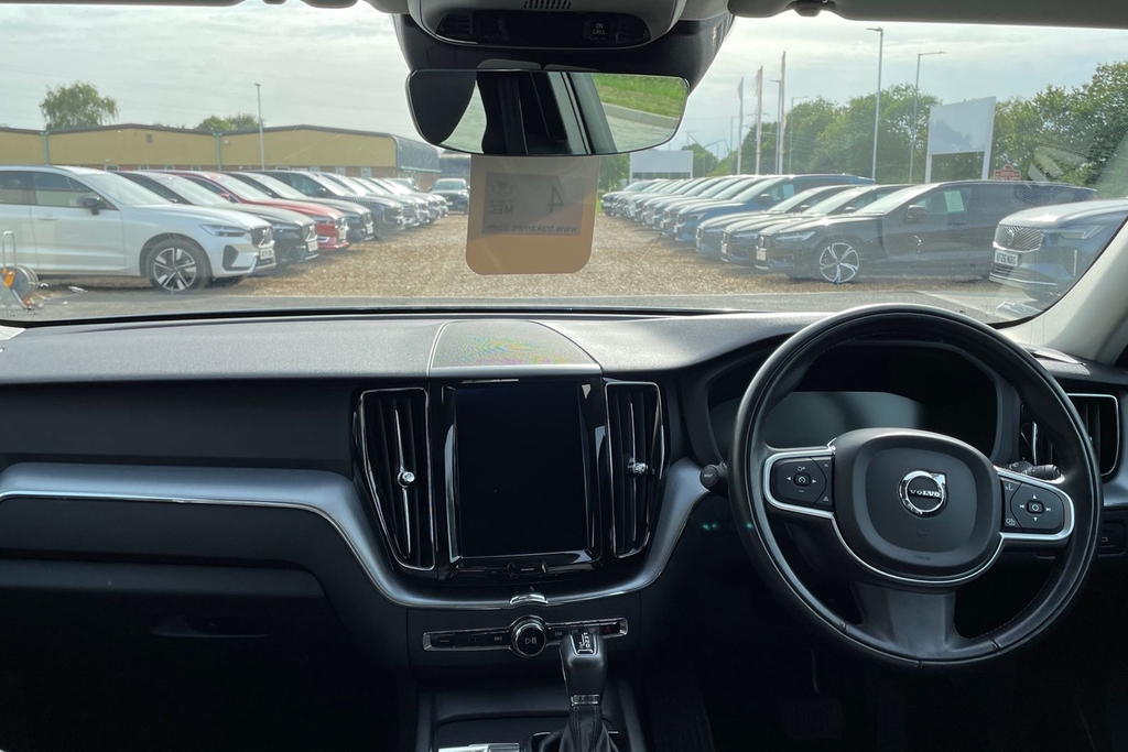 Volvo XC60 Momentum Pro Blue #6