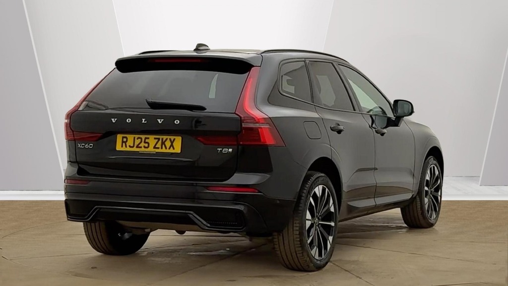 Volvo XC60 Ultra Dark Black #3