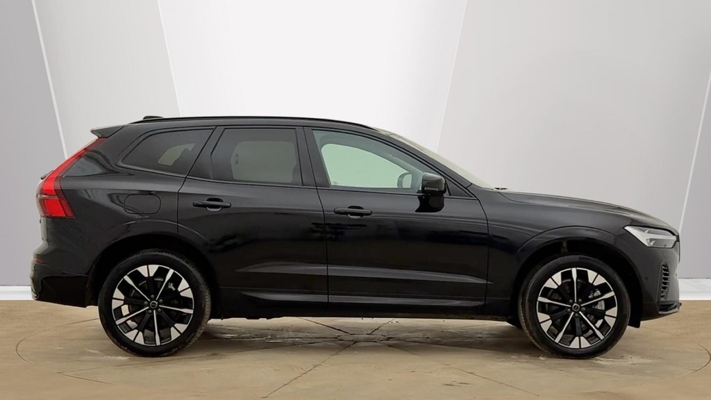 Volvo XC60 Ultra Dark Black #2