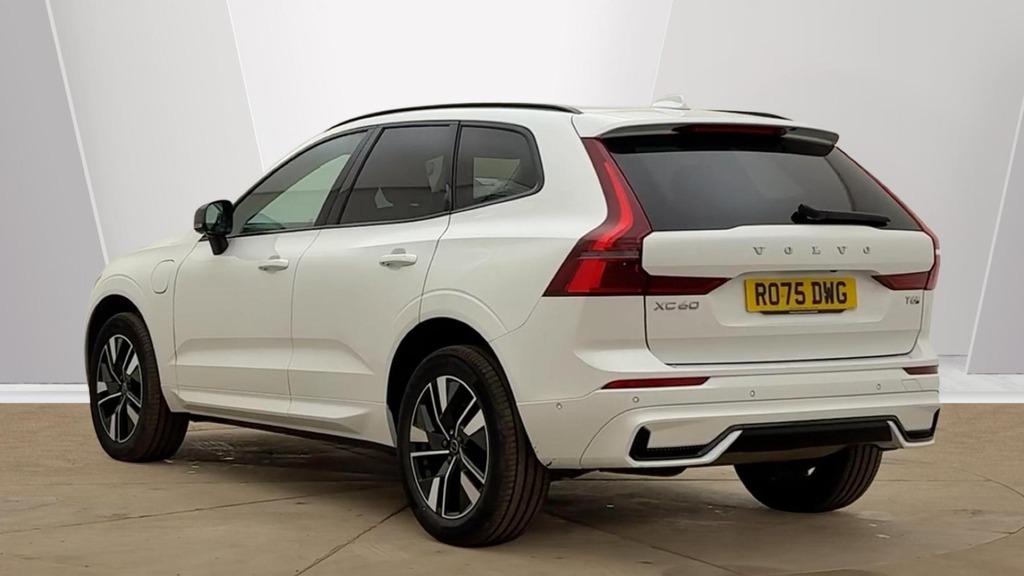 Volvo XC60 Plus White #5