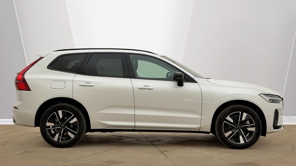 Volvo XC60 Plus White #2