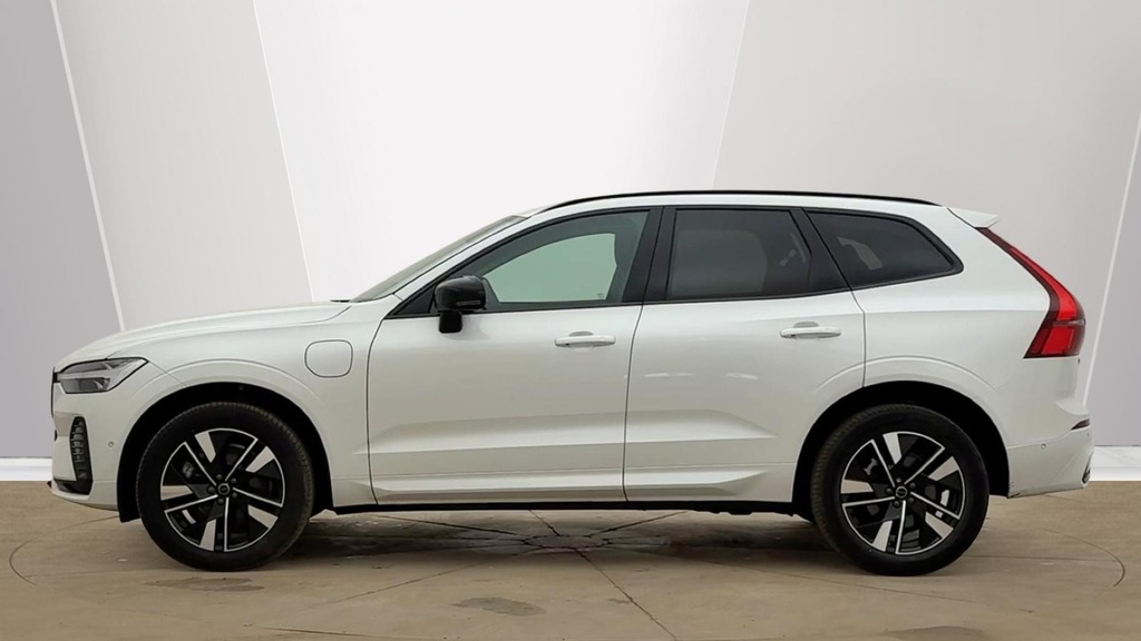 Volvo XC60 Plus White #6