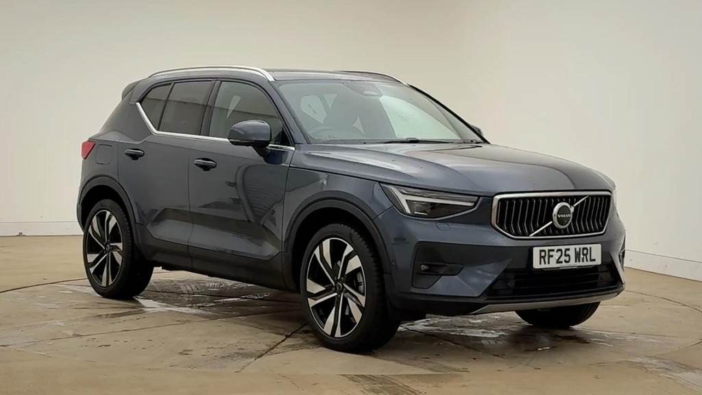Volvo XC40 Ultra Bright Blue