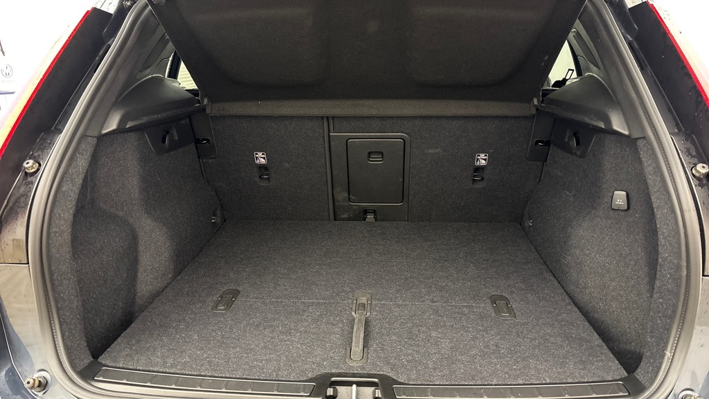 Volvo XC40 Ultra Bright Blue #5