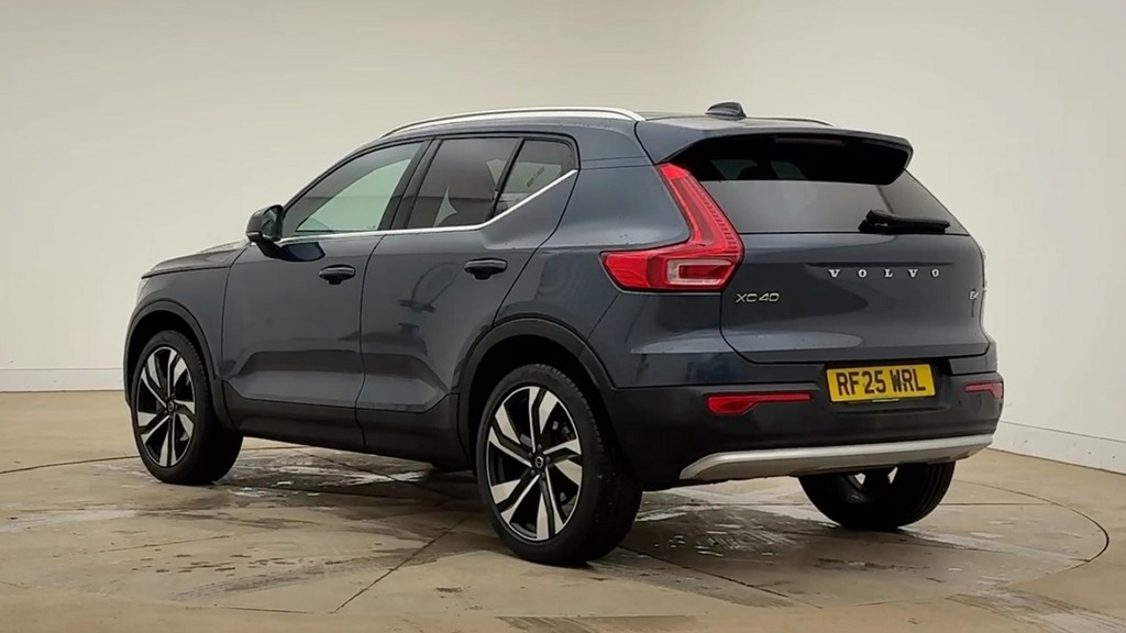Volvo XC40 Ultra Bright Blue #3