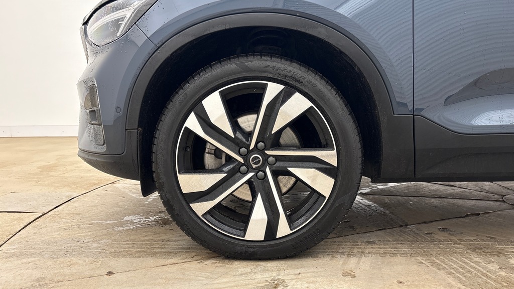Volvo XC40 Ultra Bright Blue #4