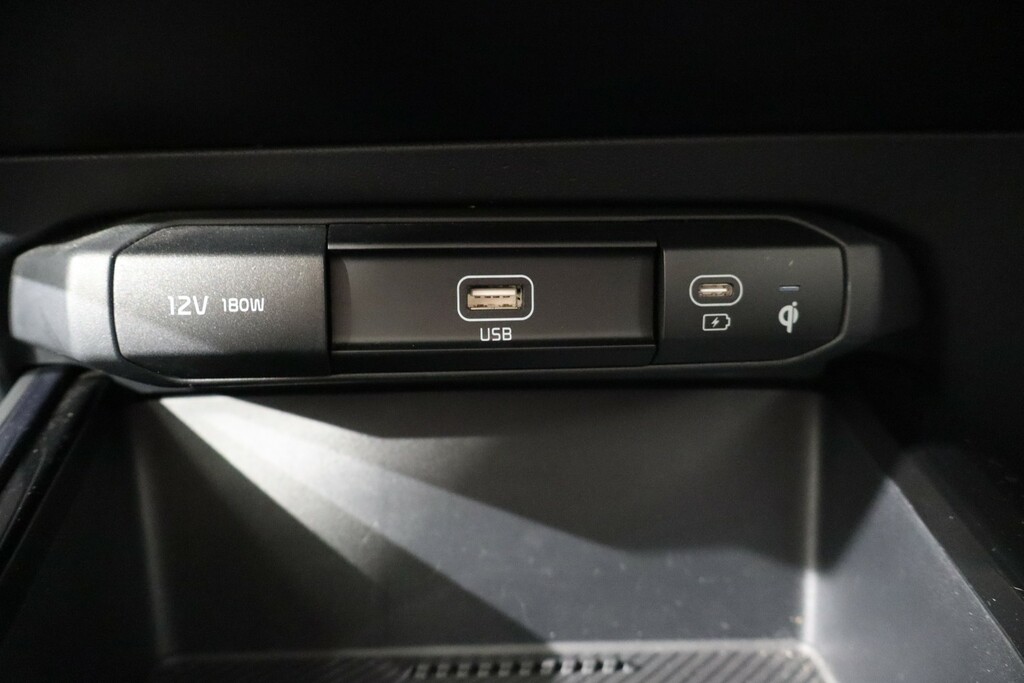 Kia Niro 4 Black #23