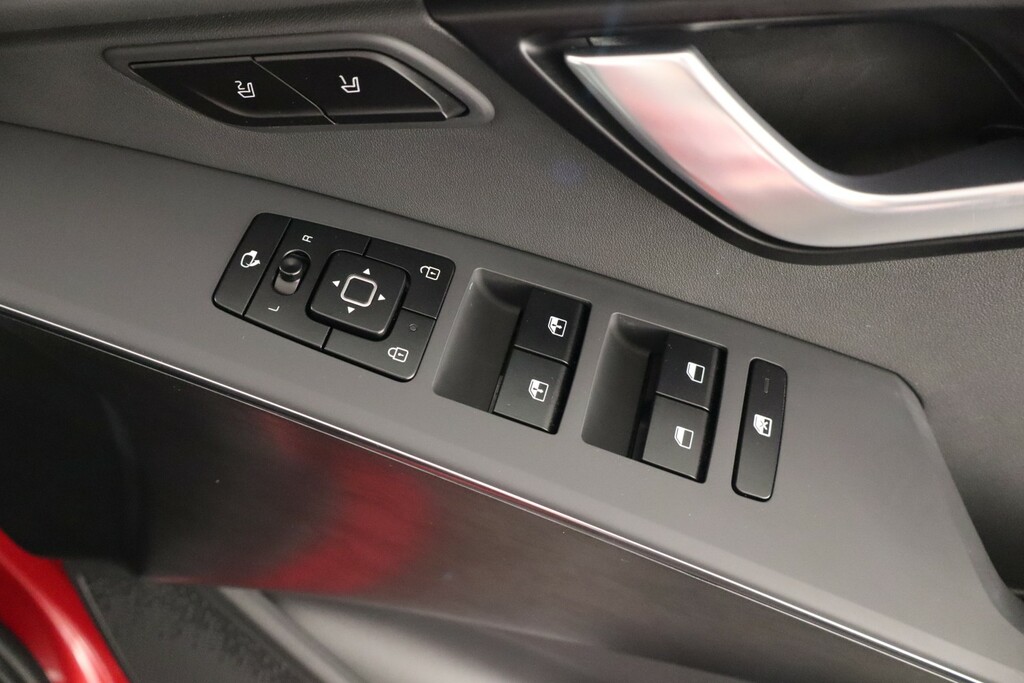 Kia Niro 4 Black #28