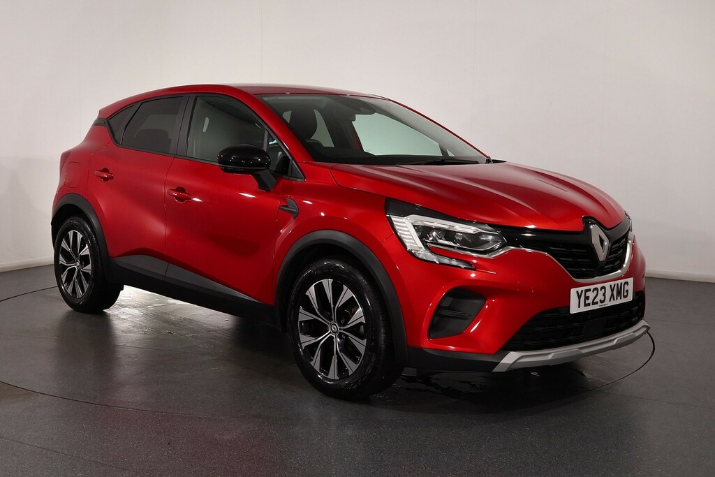 Renault Captur Evolution Red