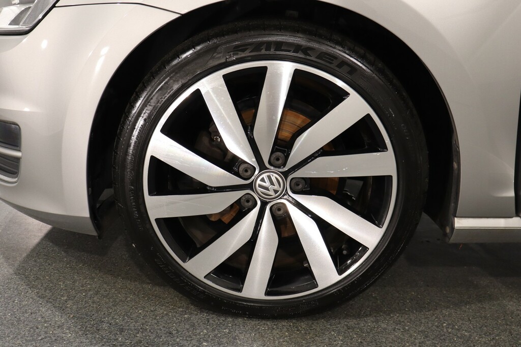 Volkswagen Golf  White #9