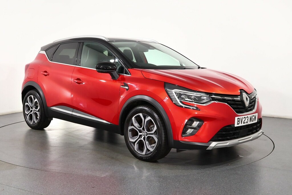 Renault Captur Techno Red