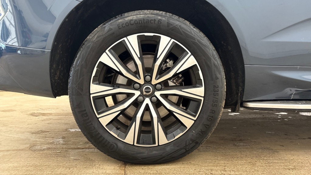 Volvo XC60 Plus Blue #4