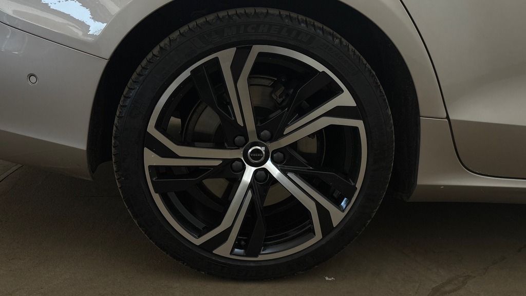 Volvo S60 Ultimate, B5 Mild Hybrid, Dark Grey #19