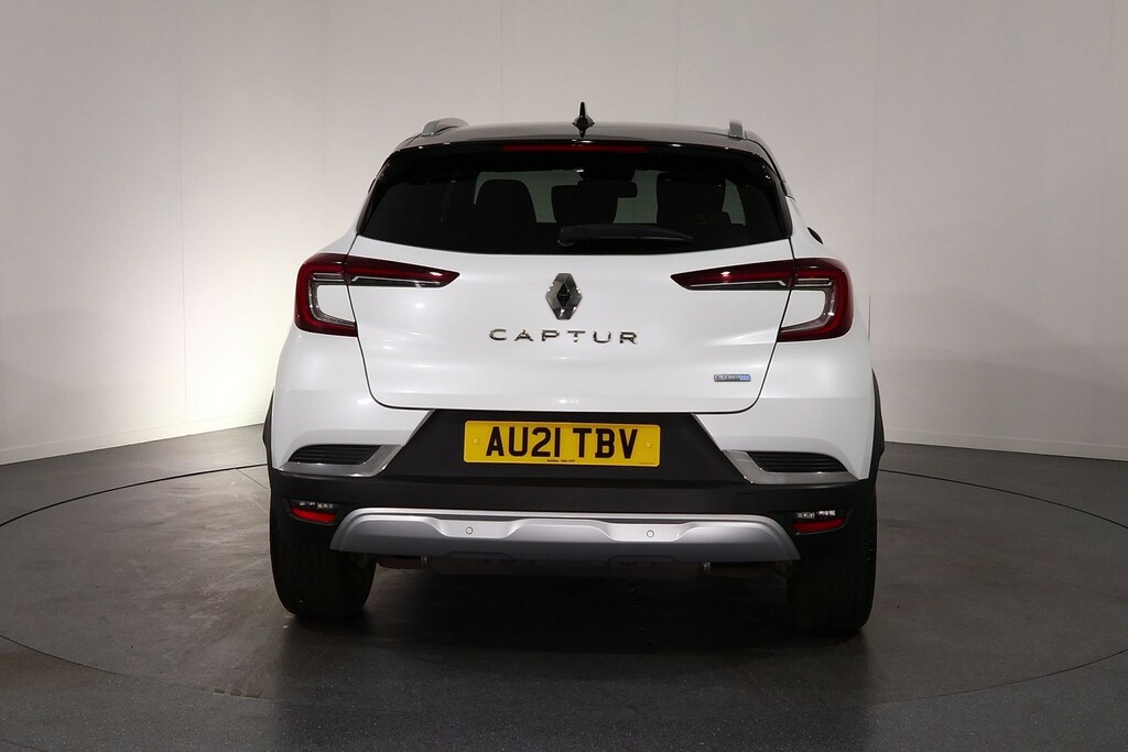 Renault Captur Launch Edition White #6