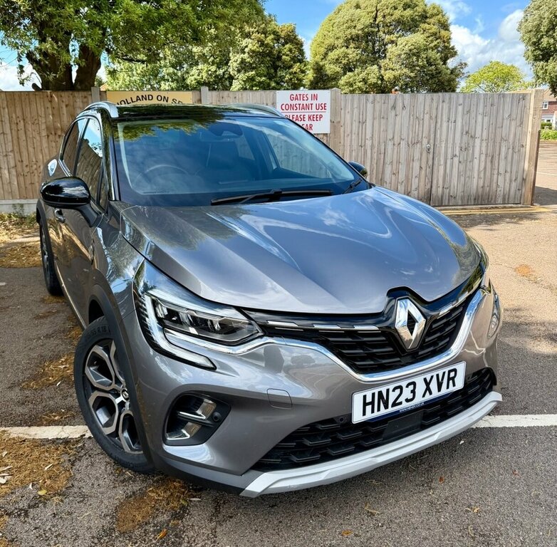 Renault Captur 1.6L Techno Grey