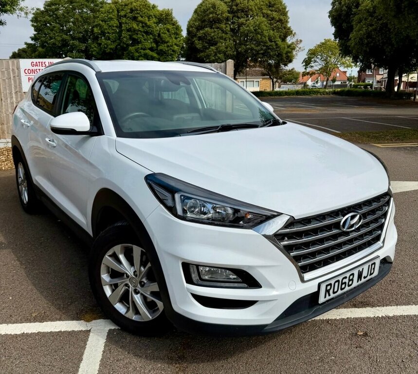 Hyundai Tucson 1.6L Se Nav RO68WJD White #4