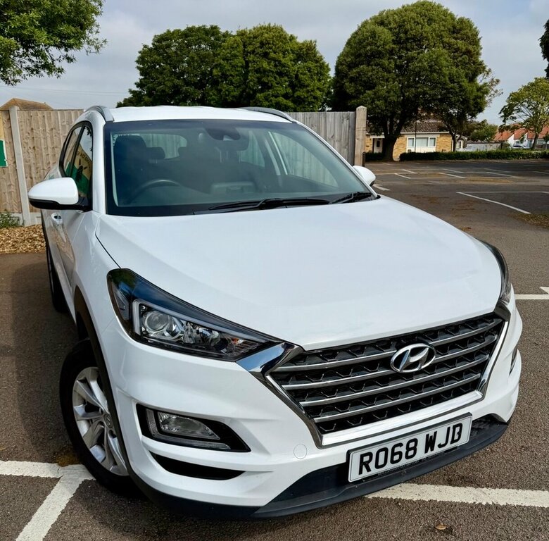 Hyundai Tucson 1.6L Se Nav RO68WJD White #2