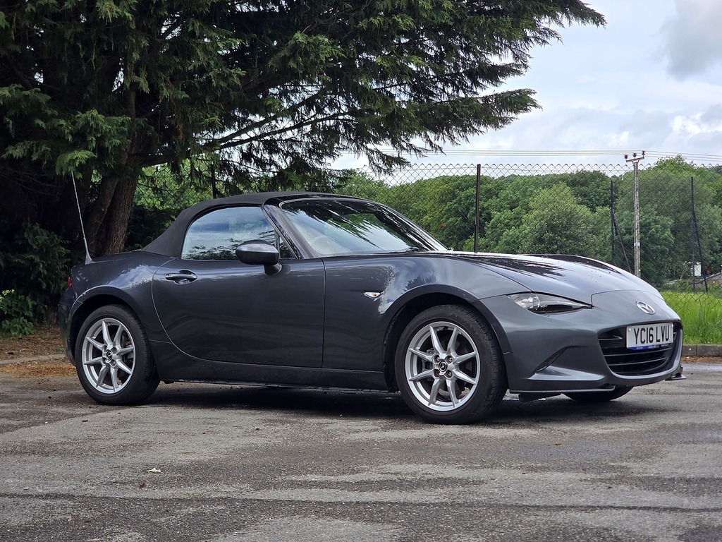 Mazda MX-5 5 Convertible White #17