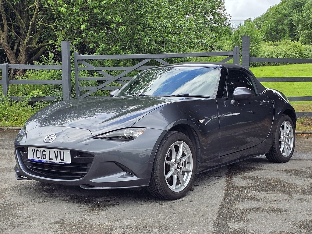Mazda MX-5 5 Convertible White #18