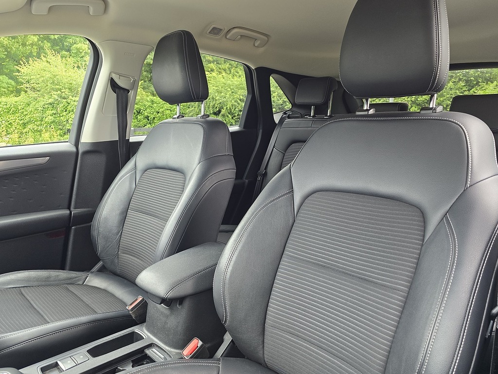 Ford Kuga T Ecoboost Titanium YB20UFV Blue #3