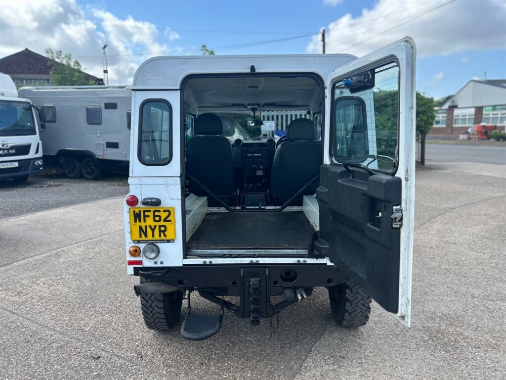 Land Rover Defender 2.2 Station Wagon Tdci 2.2 White #6