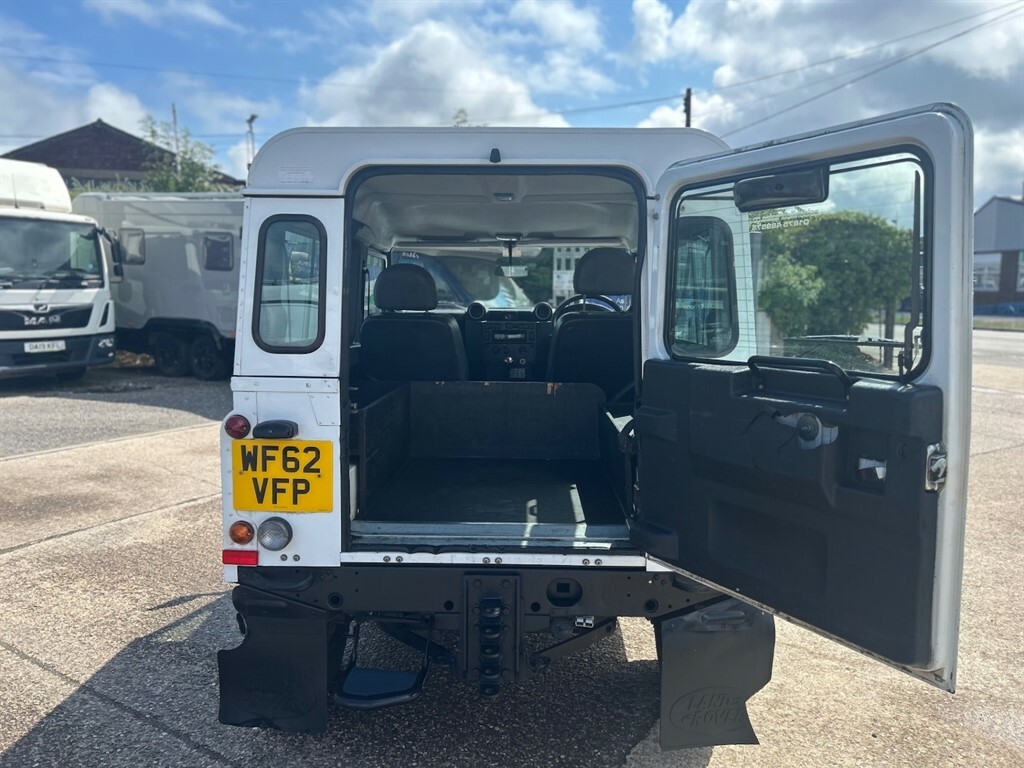 Land Rover Defender 2.2 Station Wagon Tdci 2.2 WF62VFP White #6