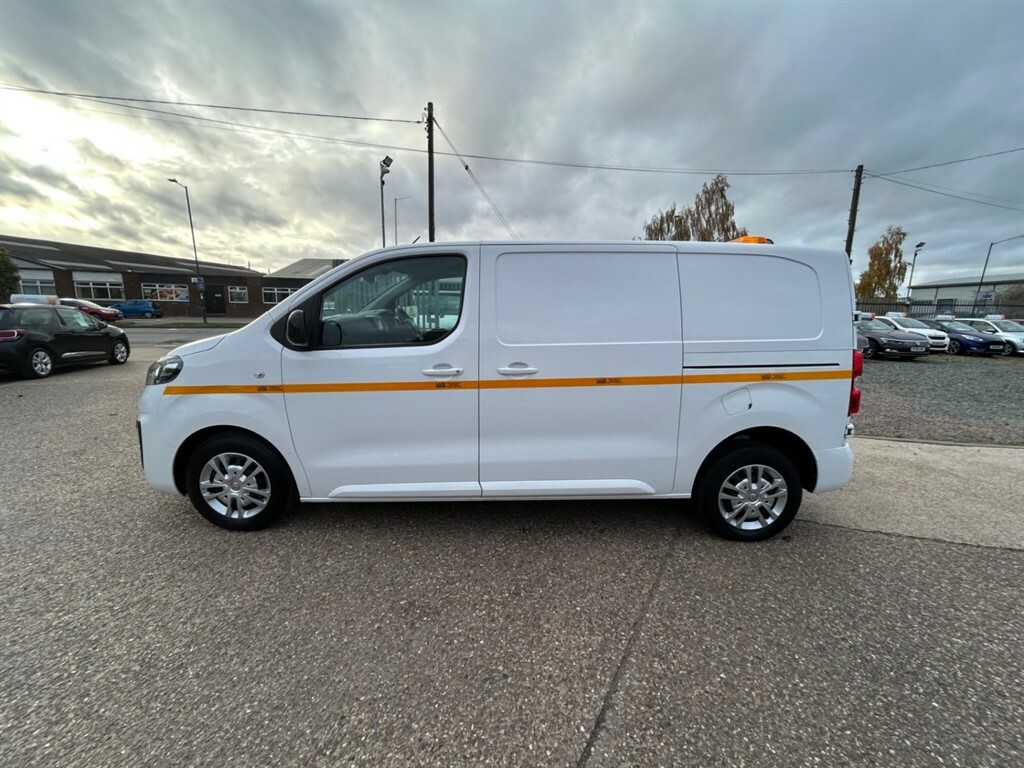 Vauxhall Vivaro 2.0 3100 Sportive H1 Van DV22MGO White #4