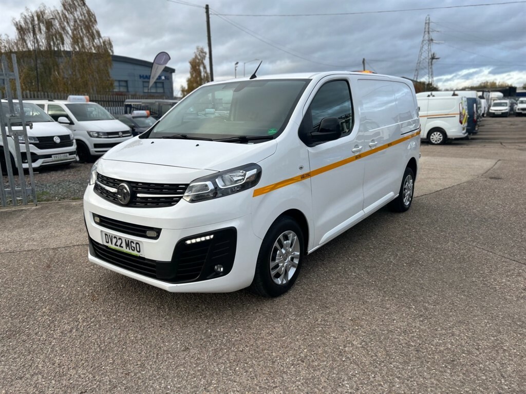 Vauxhall Vivaro 2.0 3100 Sportive H1 Van DV22MGO White #3