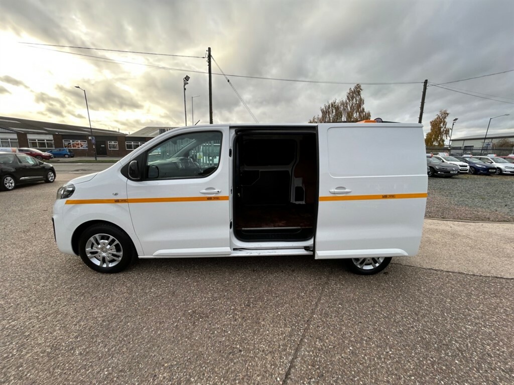Vauxhall Vivaro 2.0 3100 Sportive H1 Van DV22MGO White #5