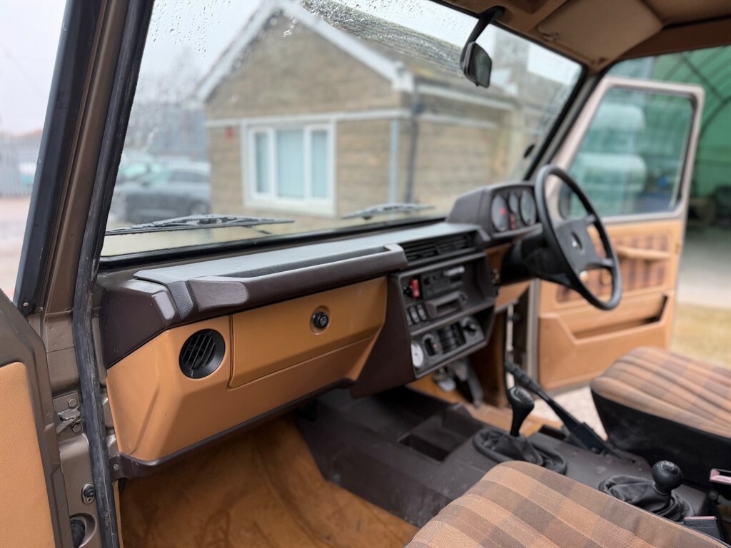 Mercedes-Benz G Class On Silver #14