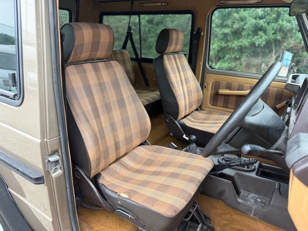 Mercedes-Benz G Class On Silver #9