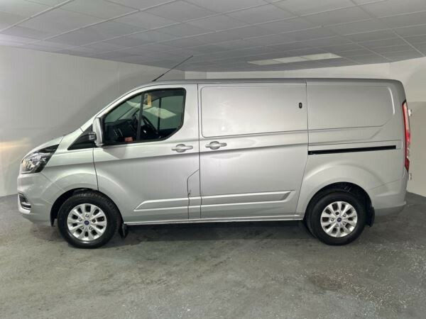 Ford Transit Custom 2.0 Ecoblue Low Roof Limited Van EO69EWS Silver #4
