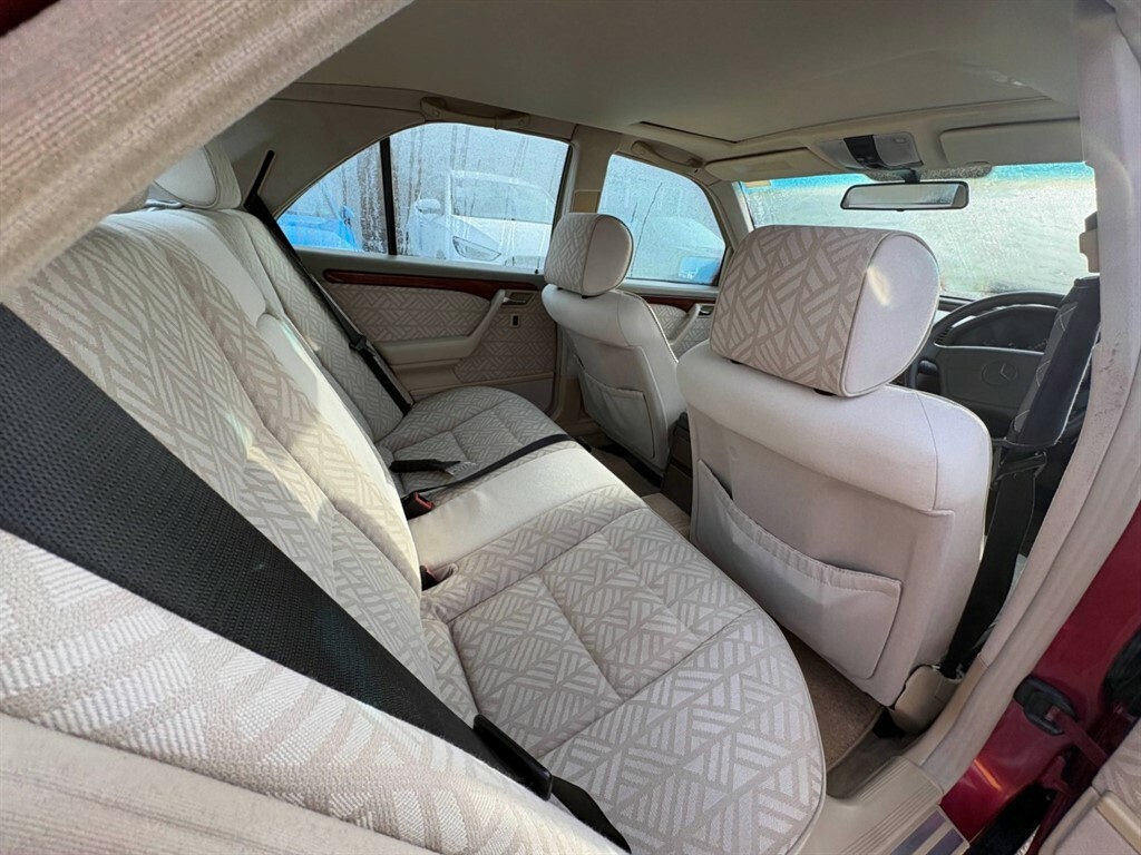 Mercedes-Benz C Class 2.0 C200 Elegance #12