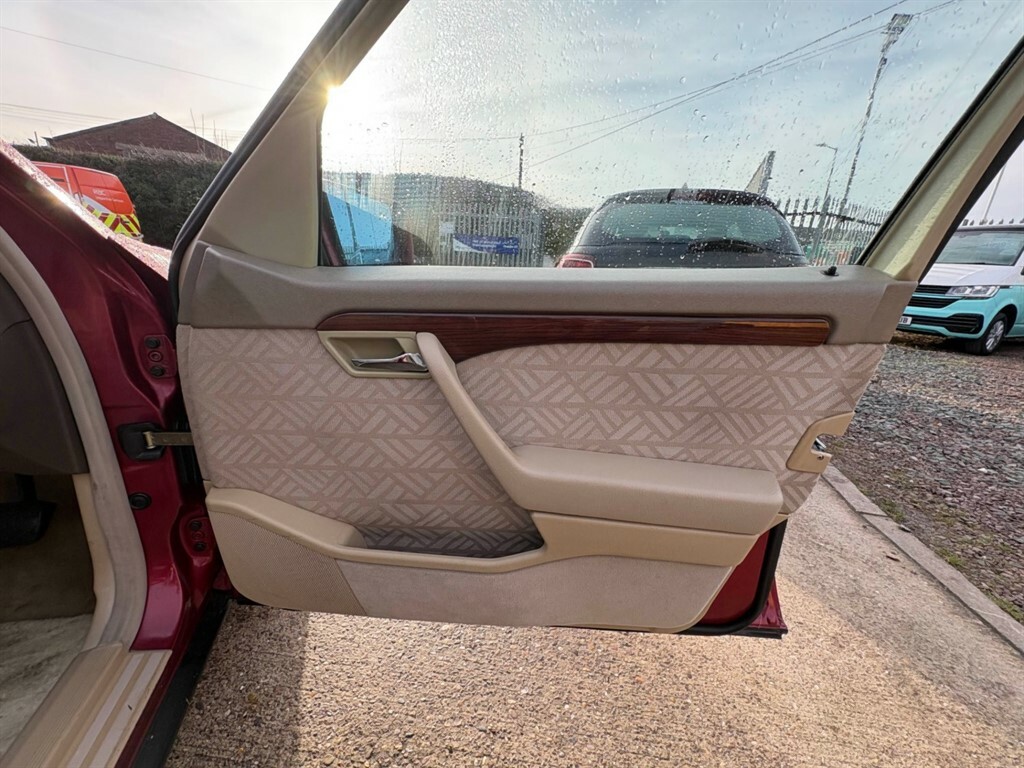 Mercedes-Benz C Class 2.0 C200 Elegance #23