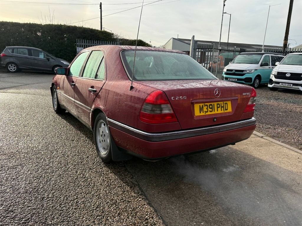 Mercedes-Benz C Class 2.5 D Classic M391PHD Red #6