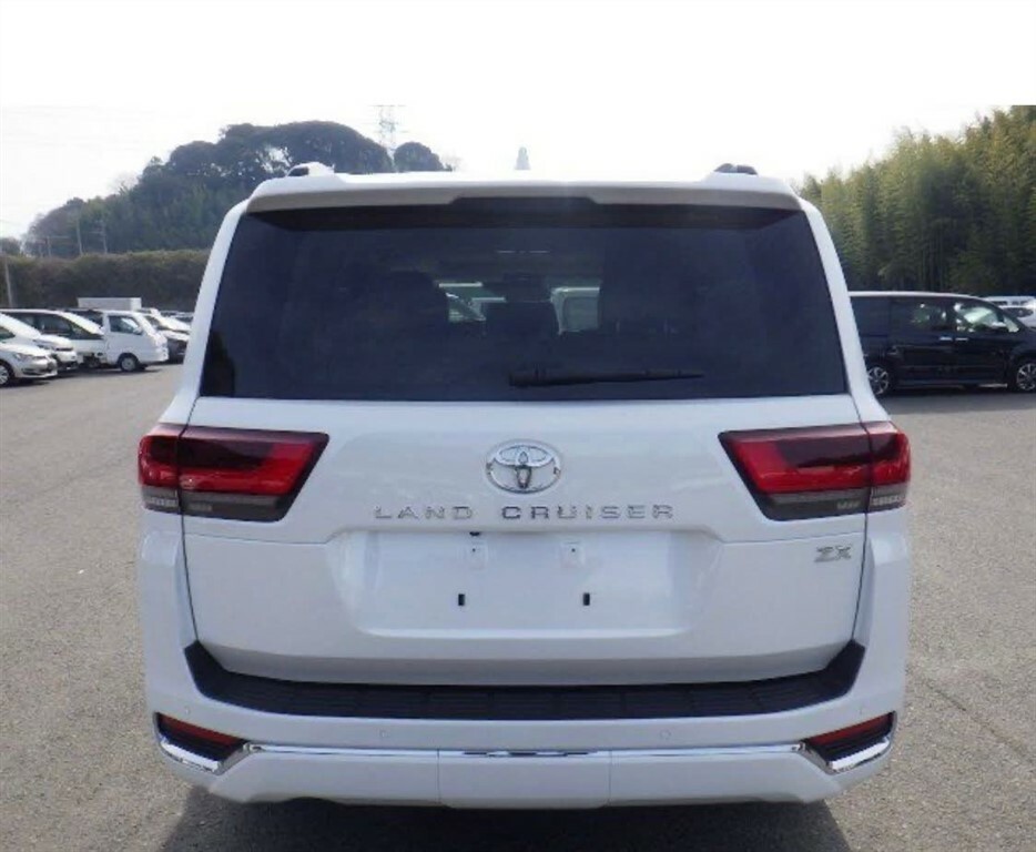 Toyota Land Cruiser Lc300 White #4