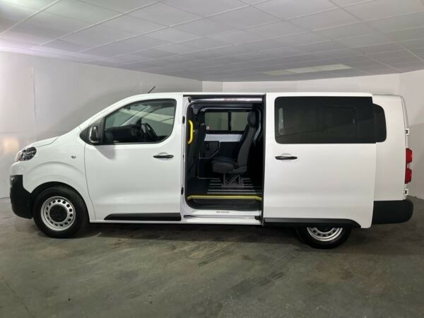 Seat  1.5 1000 Bluehdi 100 9 Seat Minibus Enterprise Edi CF23LWK  #5